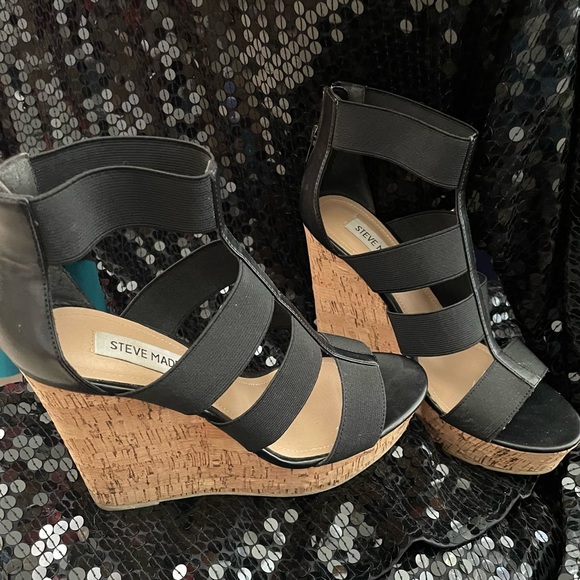 Steve Madden Shoes - “SOLD”—— 8 Steve Madden Black and Tan Wedge Sandals